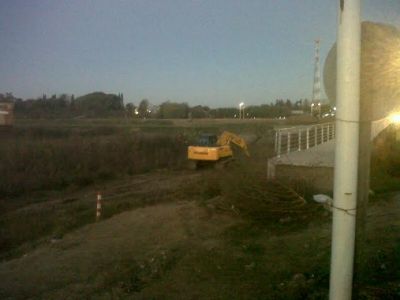 Llegaron las m�quinas y comienzan las obras en el r�o Luj�n