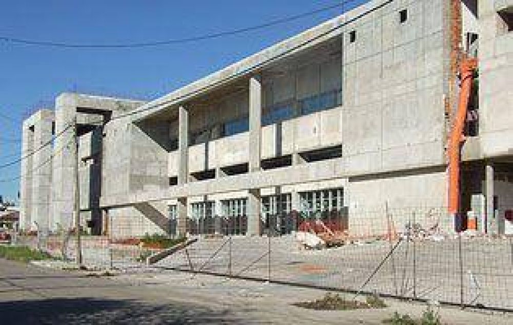 Hospital del Bicentenario: Avanza la construcci�n pero tambi�n la pol�mica