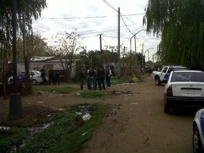 Tras el crimen de Escobar, los narcos se disputan Barrio Chaque�o