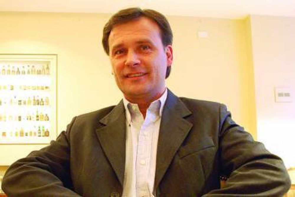 Mac Karthy: �De aprobarse, el Proyecto de Iniciativa Popular impedir�a la explotaci�n minera�