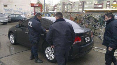 Un autom�vil robado en Sarmiento estaba estacionado en Las Torres