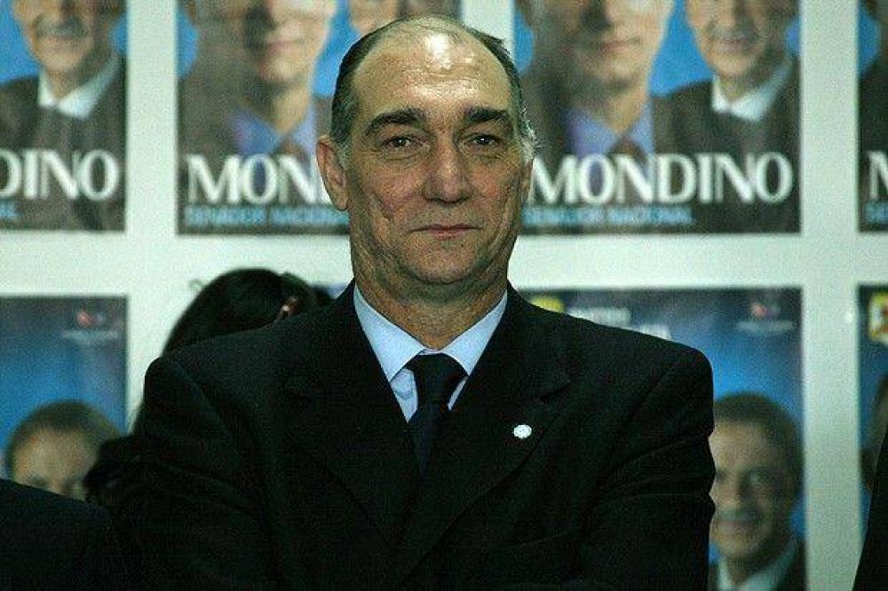 El ex defensor del Pueblo apunta contra el Gobierno y pelea por una banca en C�rdoba
