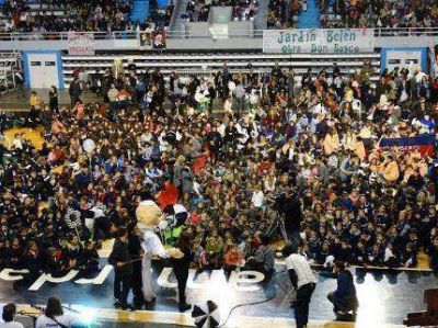 Fiesta de la Fe para los m�s bajitos en el Polideportivo