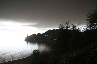 A tres a�os de la erupci�n del volc�n chileno Puyehue, Bariloche est� de pie