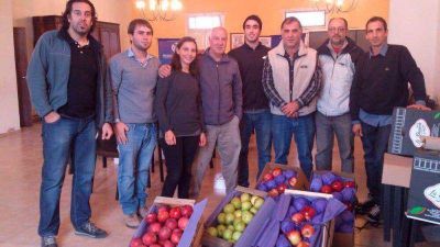 Acuerdan para proveer al mercado municipal de frutas y verduras