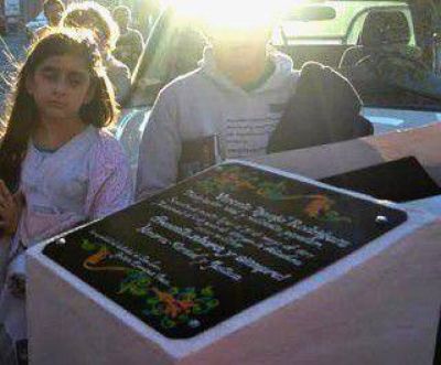 Se coloc� placa en su memoria en Vialidad Provincial