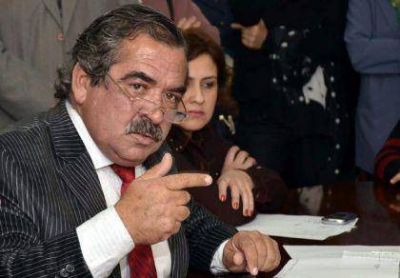 Asumi� Ponce y ahora reclama a la comuna $ 70.000