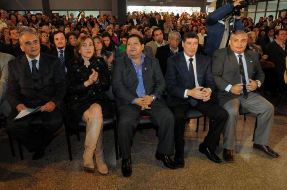 Massistas avizoran una fractura en la conducci�n local