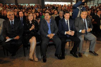 Massistas avizoran una fractura en la conducci�n local