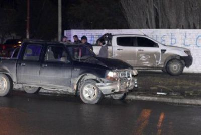 Choque entre dos camionetas