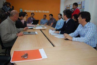 Antes de fin de a�o la ciudad ya contar�a con nueve canchas de c�sped sint�tico 