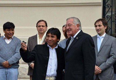 Fellner entreg� vehiculos a productores de la provincia