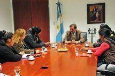 Salta: El Intendente Miguel Isa propuso la instalaci�n de botones anti p�nico en el barrio San Benito