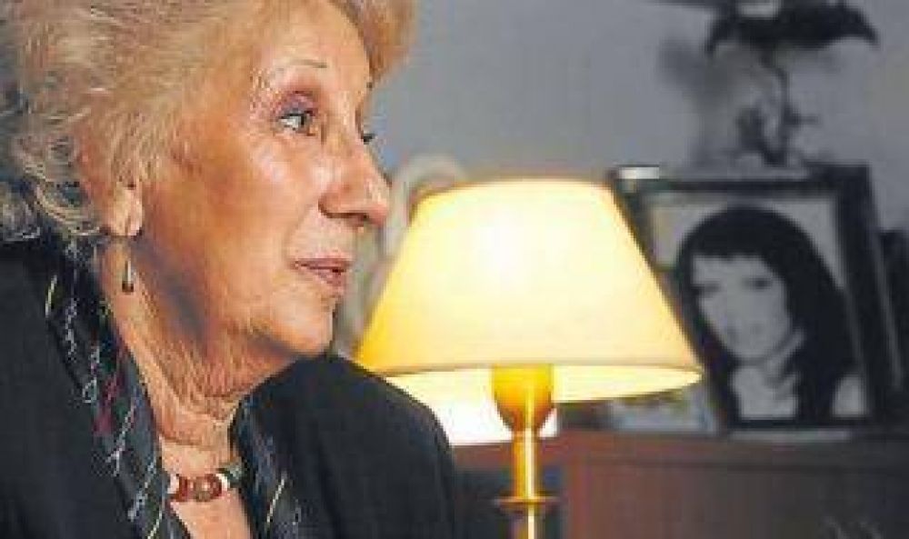  Delitos de lesa humanidad: Declara Estela de Carlotto en La Plata por la desaparici�n de su hija Laura
