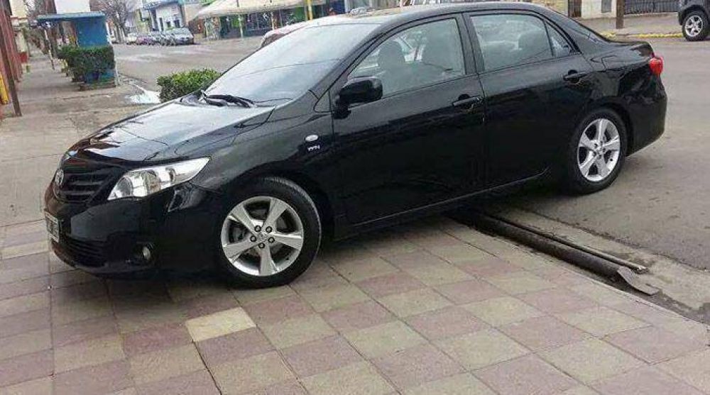 Volvieron por el Toyota: asaltaron otra vez a una familia en el barrio Pac�fico
