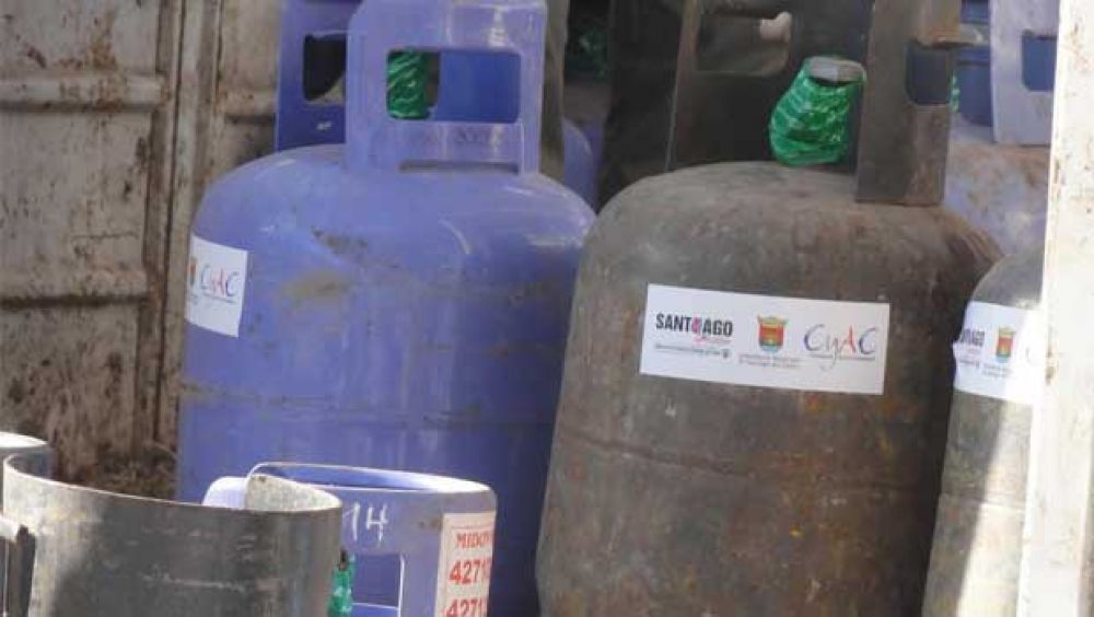 Contin�an con la entrega de garrafas sociales