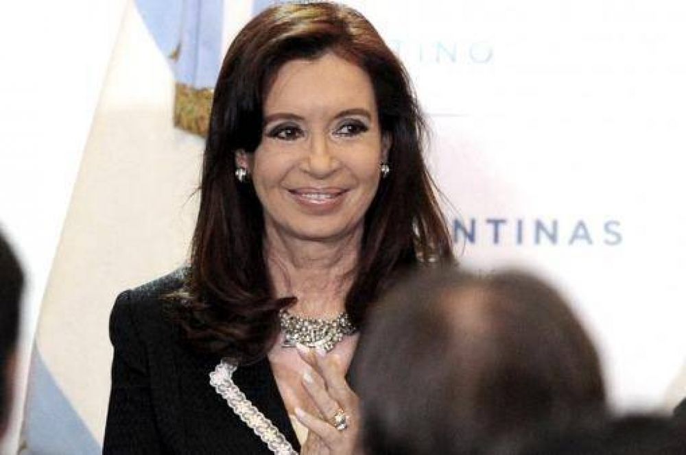 Cristina firma con la Ciudad, Santa Cruz y C�rdoba el Programa Sumar