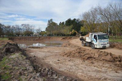 Trabajos en la laguna del Predio Municipal de Malvinas Argentinas