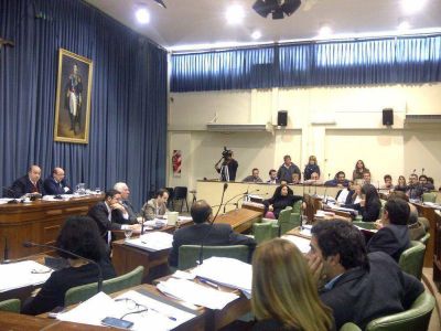 Debate y aprobaci�n en el HCD de San Isidro por reparaciones generales de una Escuela de Villa Adelina