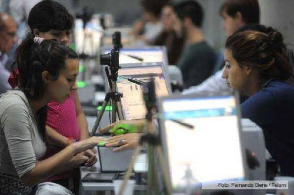 M�s de 100.000 tr�mites de DNI por Internet, en los dos primeros d�as