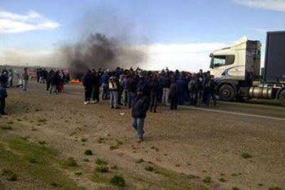 TRABAJADORES DE ALPESCA MALTRATARON A FUNCIONARIOS DE BUZZI