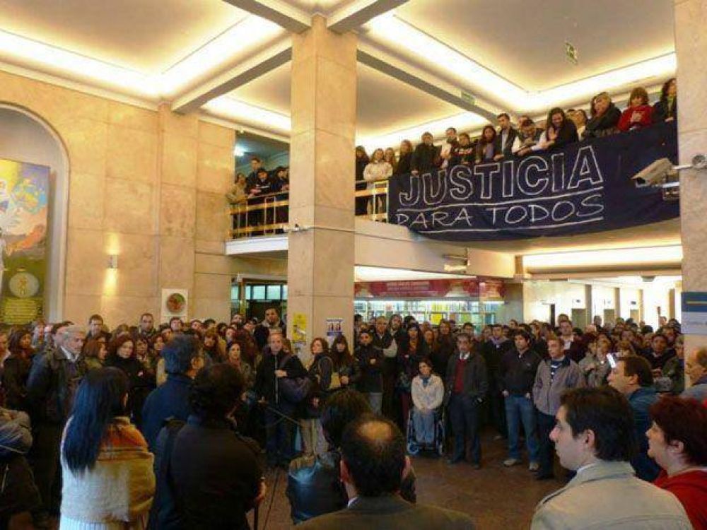 El gobierno cerr� la paritaria m�s dura y acord� con los judiciales