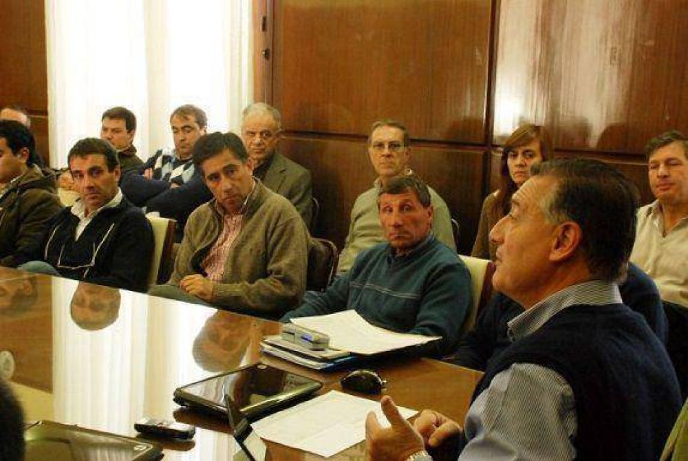 Las Flores: El Intendente Gelen� convoc� a una reuni�n urgente por la cr�tica situaci�n h�drica del Partido