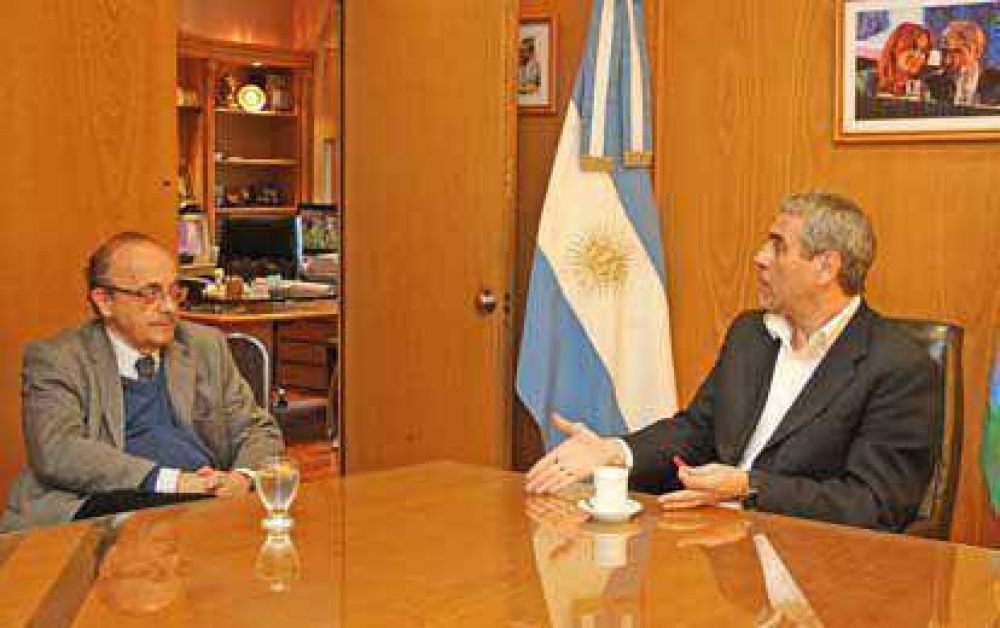 El intendente Ferraresi recibi� a Leopoldo Moreau