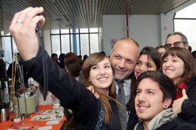 Buzzi particip� de la propuesta �La Universidad te recibe�