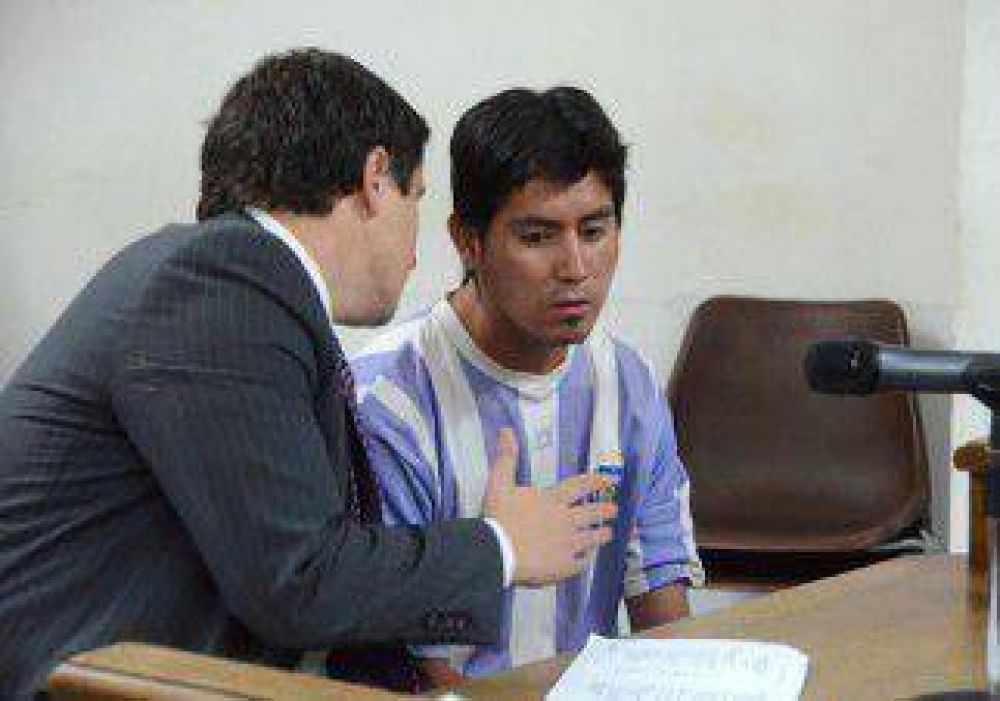Lo liberan por un crimen y lo buscan por un robo 