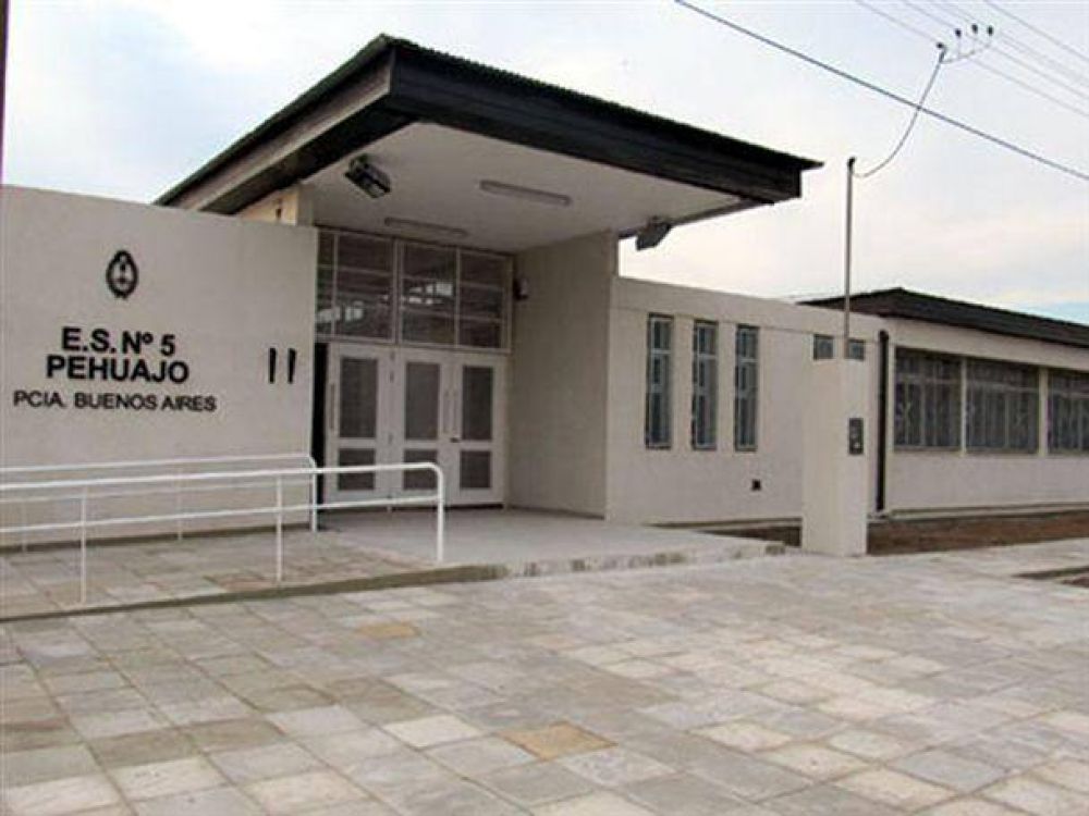 Distintas instituciones educativas no dictaron clases por la falta de agua