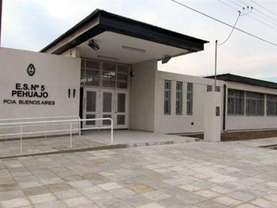 Distintas instituciones educativas no dictaron clases por la falta de agua