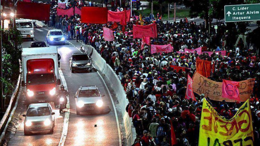 Caos en Brasil: el Metro de San Pablo declara huelga indefinida