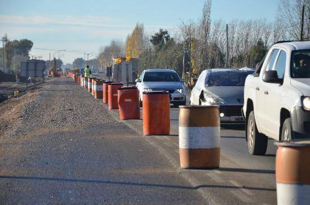 Obras en la 22 complican el tr�nsito en Roca