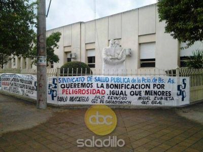 El Sindicato de Salud P�blica coloc� pancartas con reclamos en el Hospital