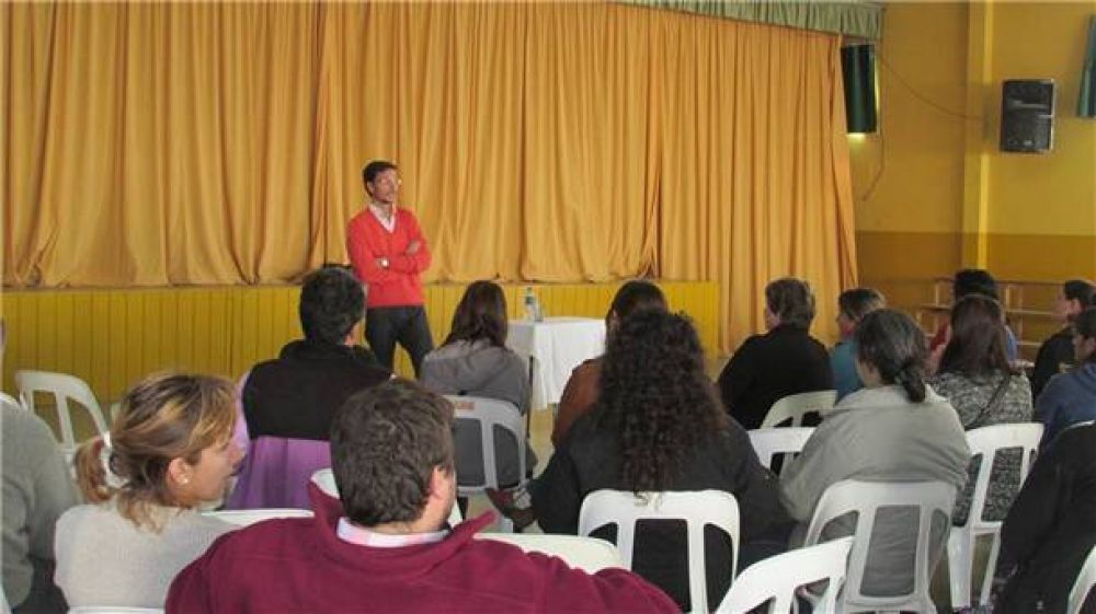 Se dict� una charla sobre l�mites y autoridad