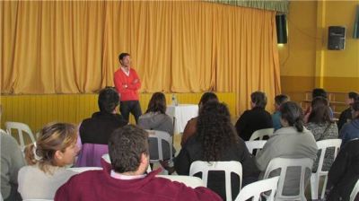 Se dict� una charla sobre l�mites y autoridad