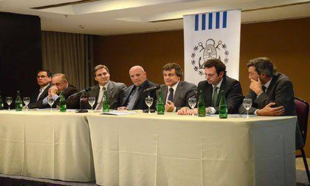 Pulti present� en Buenos Aires la Mar del Plata productiva