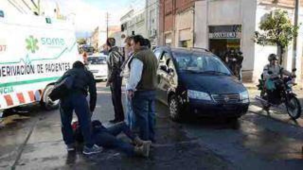 Tres heridos en dos violentos choques ocurridos en pleno centro
