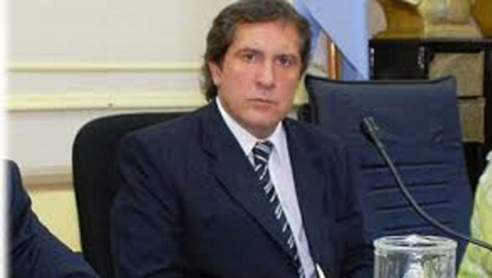 EL SENADOR PALLARES EXPLIC� POR QU� NO SE VOT� LA LEY DE POLIC�A COMUNAL Y NEGO DIFERENCIAS CON RUSSO