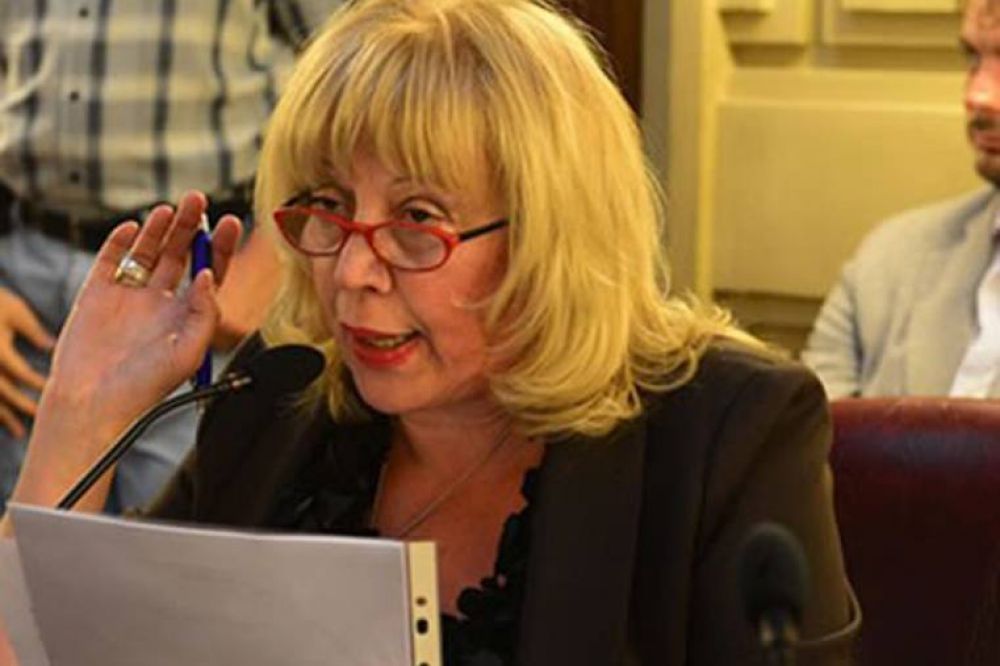 Una diputada provincial pidi� rinoscopia para todos sus pares