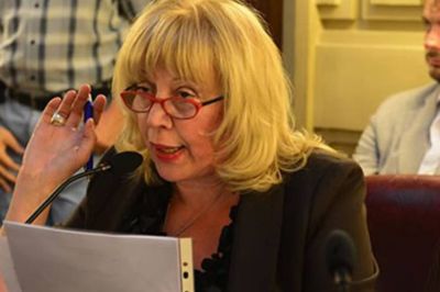 Una diputada provincial pidi� rinoscopia para todos sus pares