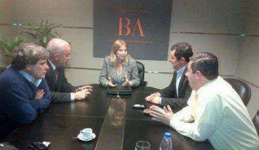 Exclusivo: Jos� Echeverr�a se reuni� con Cristina �lvarez Rodr�guez