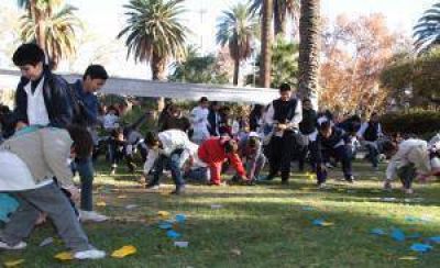 Tornado infantil para clasificar toda la basura