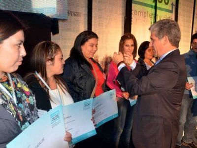En Villa Mercedes egresaron 532 alumnos del Plan 20/30