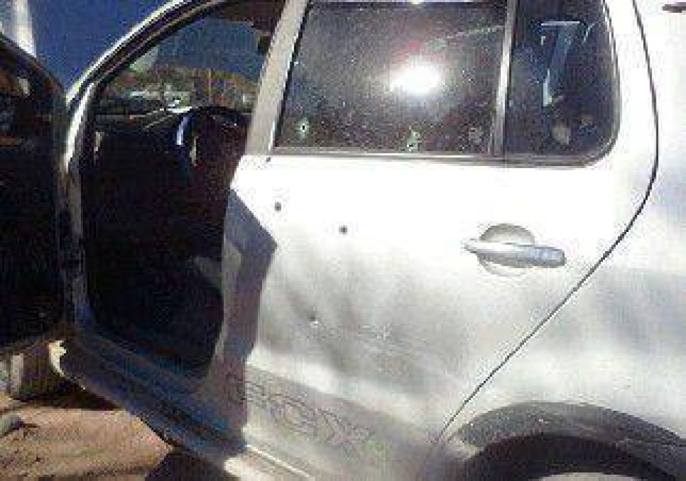 Una mujer herida al proteger a su hija de una balacera 