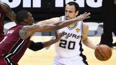 Victoria de los Spurs de Gin�bili en la primera final