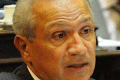 Ordenan proseguir el tr�mite de nulidad del comodato por el hangar que involucra el ex gobernador Romero