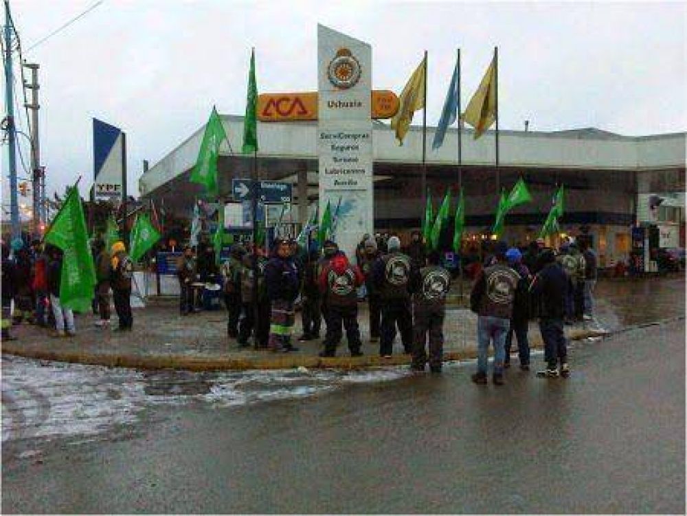 Reclamo de Camioneros en el ACA