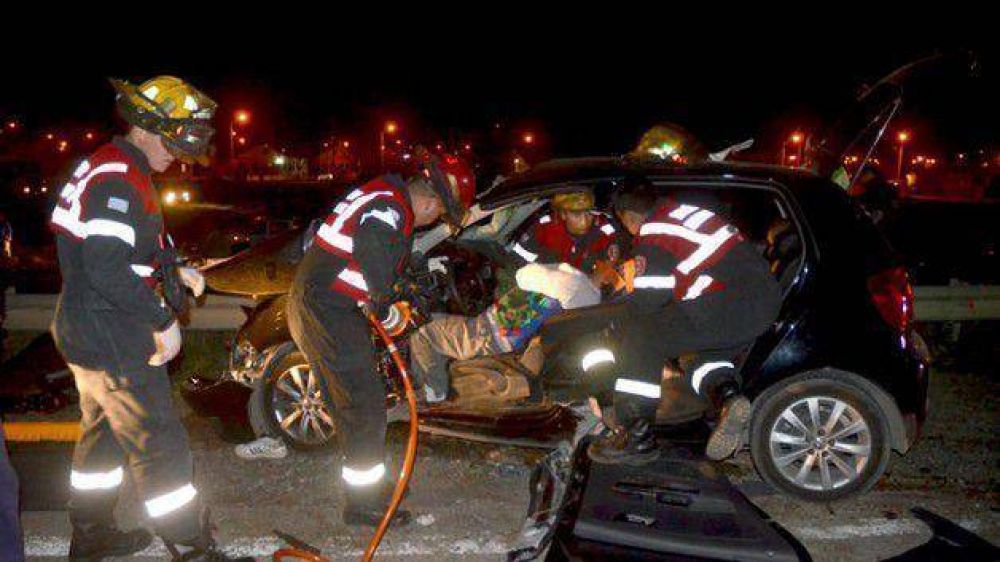 Muri� una nena tras terrible choque en acceso a Trelew